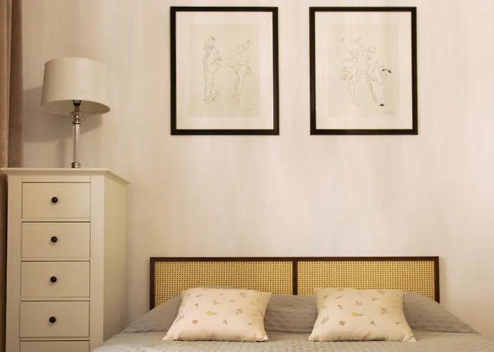 Komfortowy Apartament W Scislym Centrum Warszawy Comfortable Apartment In The Very Center Of Warsaw